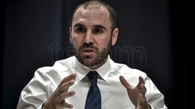 Guzm&aacute;n asegur&oacute; que las medidas cambiarias son de "transici&oacute;n" con el objetivo de no perder reservas