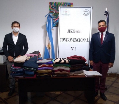 Convenio de trabajo para tareas comunitarias y entrega de ropa decomisada