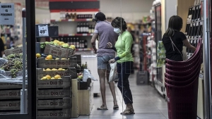 Supermercados y almacenes de todo el pa&iacute;s reducen sus horarios durante la cuarentena