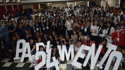 Parlamento Juvenil: "Un espacio para compartir y construir ideas"