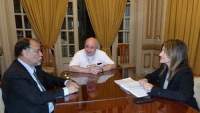&Aacute;lvarez Garc&iacute;a visit&oacute; al Obispo Fern&aacute;ndez