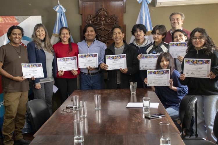 Concejales entregaron reconocimientos a artistas juje&ntilde;os