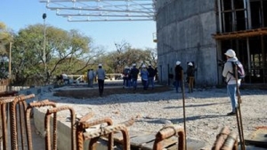 Obras del Lola Mora: construcci&oacute;n de la sala de esculturas