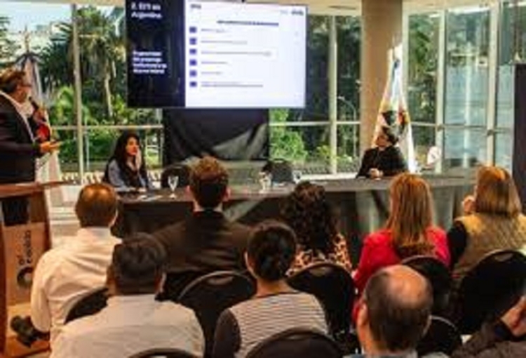 Jornada p&uacute;blica sobre transparencia en la actividad minera y sus beneficios para la provincia