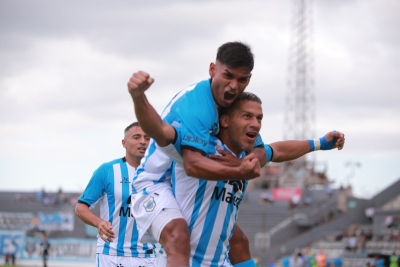 El &ldquo;Lobo&rdquo; golpe&oacute; temprano y derrot&oacute; a Quilmes