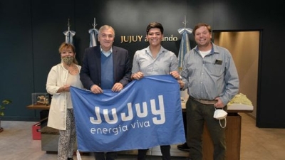 Morales recibi&oacute; a deportista juje&ntilde;o que participar&aacute; de mundial de tiro en Alemania