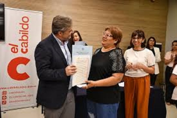 Gast&oacute;n Mill&oacute;n particip&oacute; de la entrega de escrituras &ldquo;Mi Lote en Regla&rdquo;