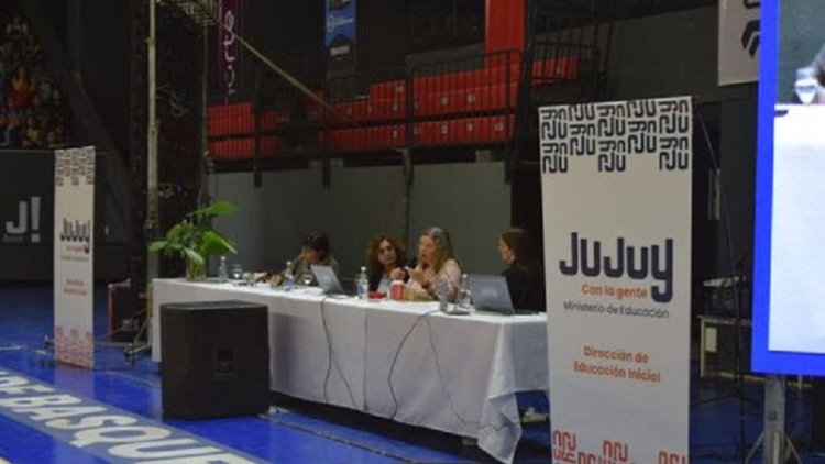 Multitudinaria concurrencia al  conversatorio "Los irrenunciables de la educaci&oacute;n inicial"