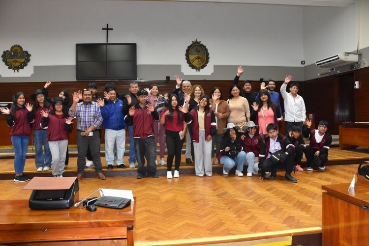 Estudiantes de Cusi Cusi visitaron la Legislatura