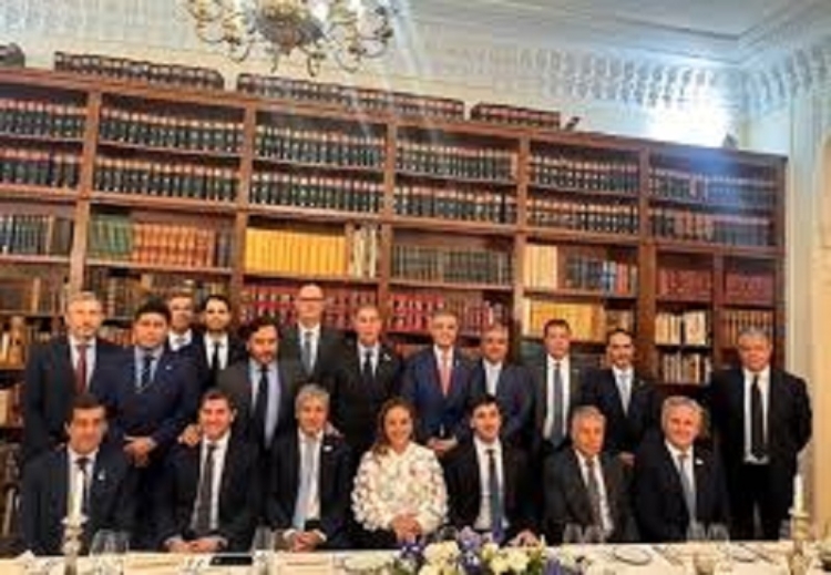 Cena con 12 gobernadores en Par&iacute;s: Santilli negocia las PASO y afianza el v&iacute;nculo con las provincias