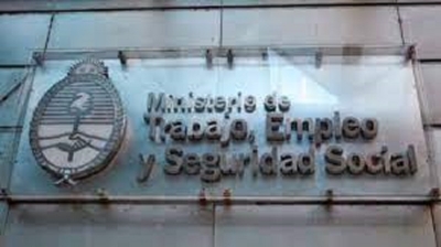 Negocian a contrarreloj el salario m&iacute;nimo: un pedido com&uacute;n y un aumento del 55%