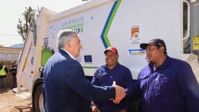 Morales entreg&oacute; equipo y maquinaria de GIRSU en Tilcara