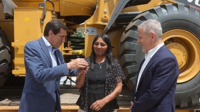 Sadir entreg&oacute; maquinaria para Tilcara adquirida con regal&iacute;as mineras