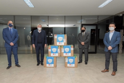 Donaron insumos de prevenci&oacute;n al COE