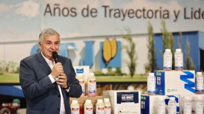 El Gobernador Morales entreg&oacute; asistencia a m&aacute;s de 400 peque&ntilde;os productores tabacaleros de la provincia