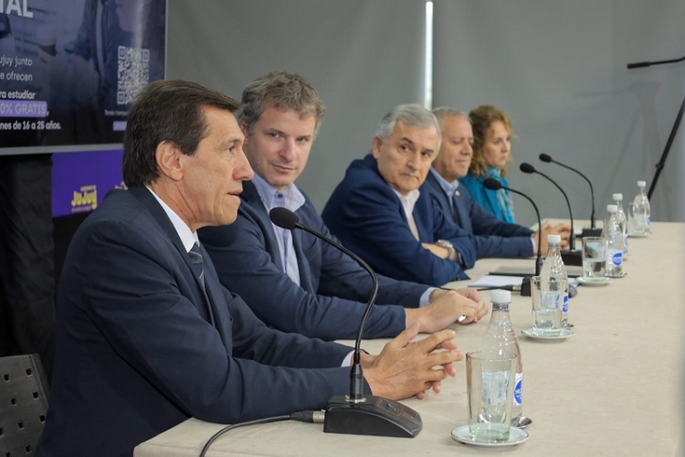 Sadir: &ldquo;Es importante ayudar a los j&oacute;venes para que se transformen en emprendedores&rdquo;