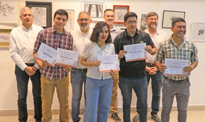 El intendente Jorge premi&oacute; a los ganadores del 7&deg; Sal&oacute;n de Dibujo y Grabado en Peque&ntilde;o Formato