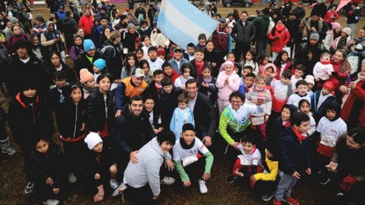 Sadir resalt&oacute; la importancia de combinar deporte y solidaridad