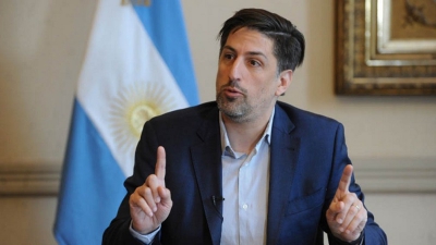 Vacunar&aacute;n a docentes en febrero para que las clases se inicien "con mayor presencialidad"