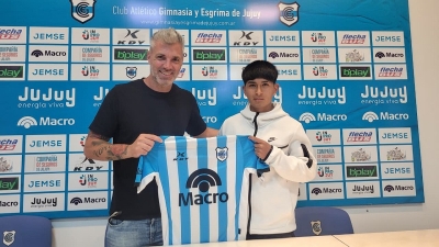 El sue&ntilde;o del pibe: &ldquo;Chori&rdquo; Zambrano firm&oacute; su primer contrato profesional
