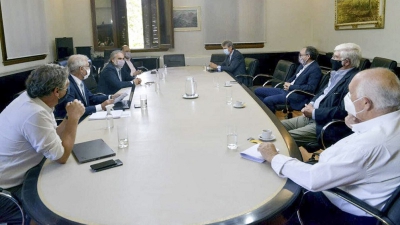 Presentan un compromiso de abastecimiento de ma&iacute;z y el Gobierno eval&uacute;a levantar suspensi&oacute;n de exportaciones