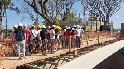 Obras del Lola Mora: visitas de universidades y secundarias