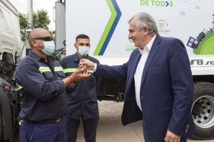 Se entreg&oacute; a la municipalidad de Pampa Blanca un Cami&oacute;n Scania para la recolecci&oacute;n de residuos