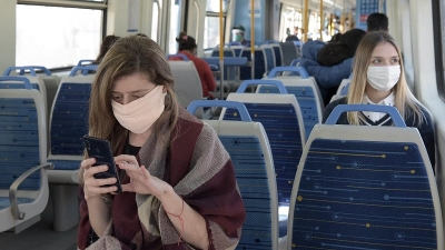 Ante la suba de casos, Salud volvi&oacute; a recomendar el tapaboca en espacios cerrados y en el transporte