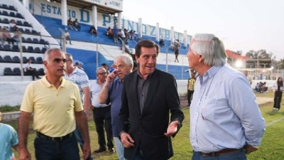 Sadir visit&oacute; el Talleres de Perico y particip&oacute; de la inauguraci&oacute;n de las nuevas luminarias del estadio
