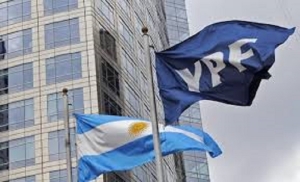 El Gobierno le pidi&oacute; a la Justicia de Estados Unidos suspender el fallo por la expropiaci&oacute;n de YPF