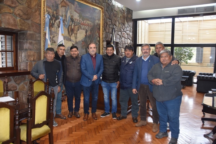 El vicegobernador Alberto Bernis recibi&oacute; a referentes de la UOCRA Jujuy
