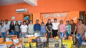 Entrega de herramientas y bienes para emprendimientos sustentables