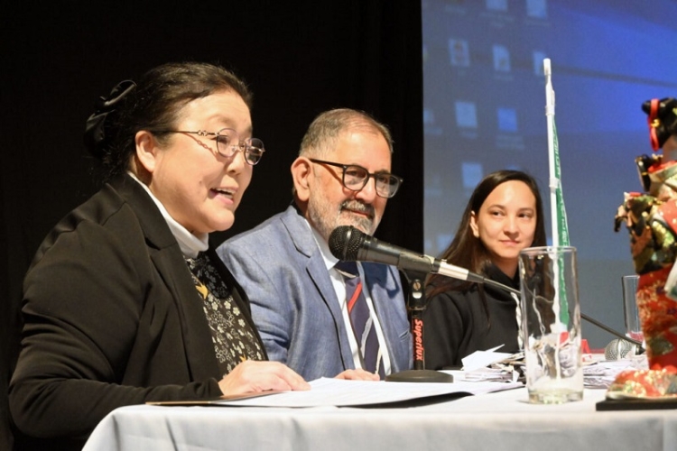 El intendente Jorge reconoci&oacute; la labor de Tomoko Aikawa en favor de la paz mundial