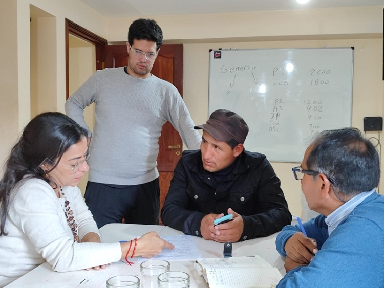 Carolina Mois&eacute;s deline&oacute; proyectos con comisionados municipales y vocales electos del interior