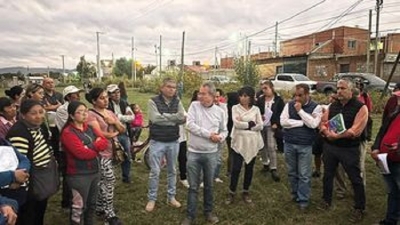 Trabajo de Ordenamiento y Energ&iacute;a en regularizar 4 de Agosto