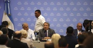 Tras una primera jornada tensa, la audiencia por la Ley de Glaciares contin&uacute;a hoy su recorrido en Diputados