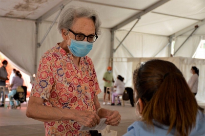 Covid-19. Exitosa jornada de vacunaci&oacute;n a adultos mayores registrados