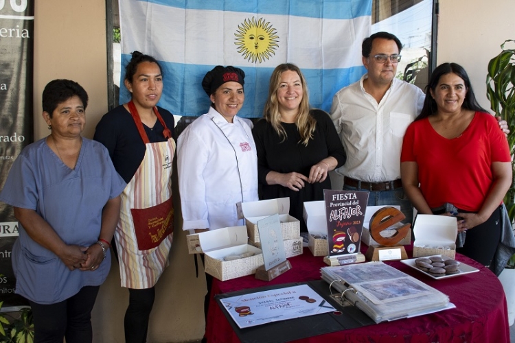 Concejales reconocieron al emprendimiento &ldquo;Alfajores Juje&ntilde;itos&rdquo;