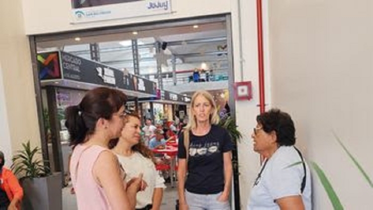 Contin&uacute;an con &eacute;xito los "Jueves de Flores y Plantas"