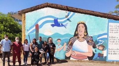 Mural homenaje a los trabajadores de Salud