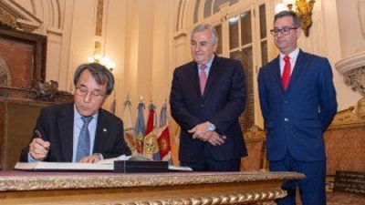 El Gobernador recibi&oacute; al embajador de la Rep&uacute;blica de Corea Myung-soo JANG