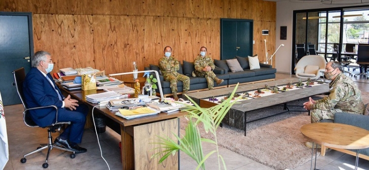 Autoridades de Ej&eacute;rcito visitaron al gobernador Morales