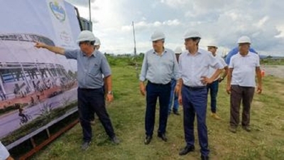 Morales y Sadir recorrieron las obras de Ciudad Deportiva que se construye en Alto Comedero