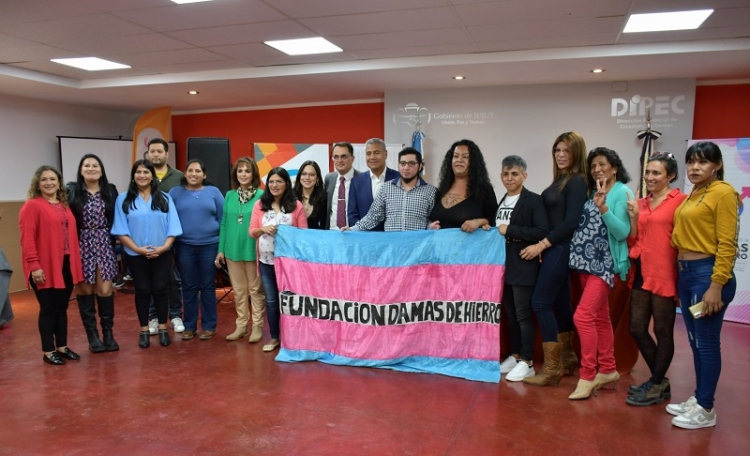 La encuesta trans femenina y masculina declarada de inter&eacute;s municipal
