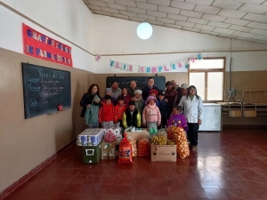 Compromiso que abriga: el Colegio Farmac&eacute;utico llev&oacute; calefacci&oacute;n y solidaridad a la Escuela de Miyuyoc