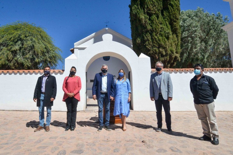 Inauguraron obras de la hist&oacute;rica iglesia y el Paseo de Artesanos en Uqu&iacute;a