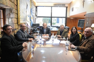 Alberto Bernis recibi&oacute; a representantes de la C&aacute;mara Juje&ntilde;a de la Construcci&oacute;n
