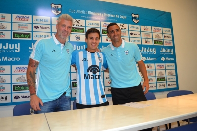 Pombo firm&oacute; contrato con Gimnasia