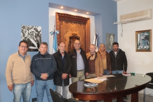 El intendente Rivarola gestion&oacute; la iluminaci&oacute;n solar en el remate, una obra clave de trabajo conjunto entre municipio y provincia