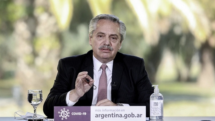 Fern&aacute;ndez llam&oacute; a "consolidar la Argentina del trabajo"